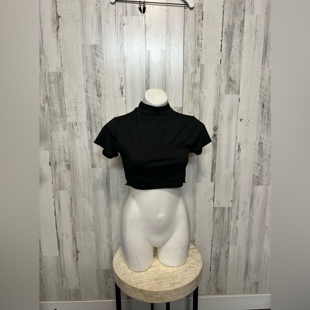 Black crop top